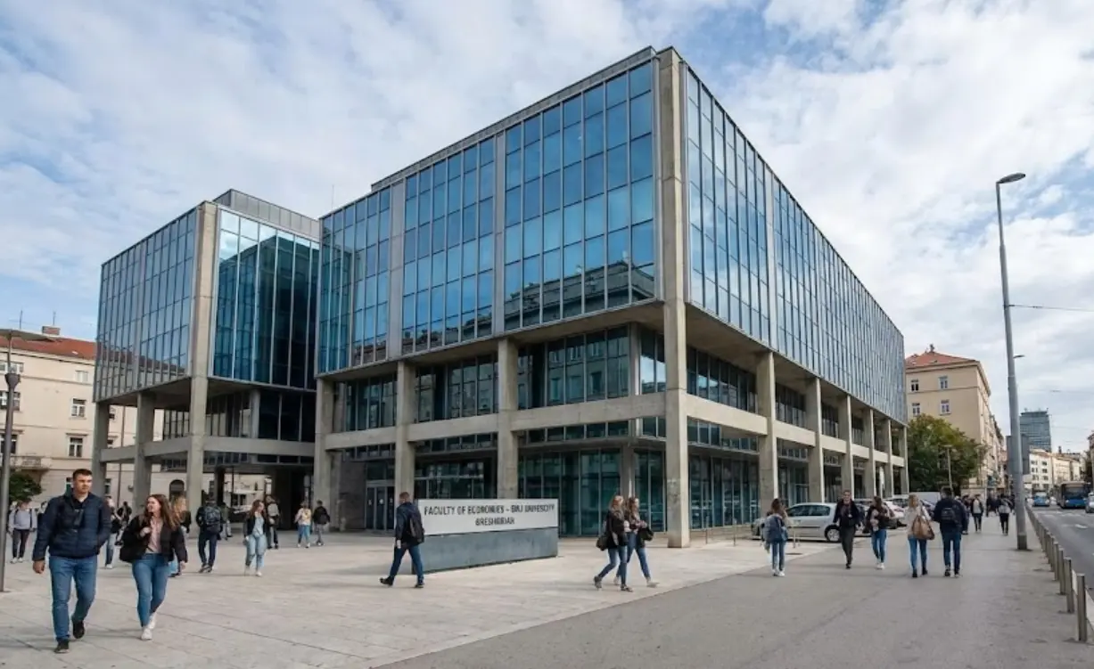 Sinj University